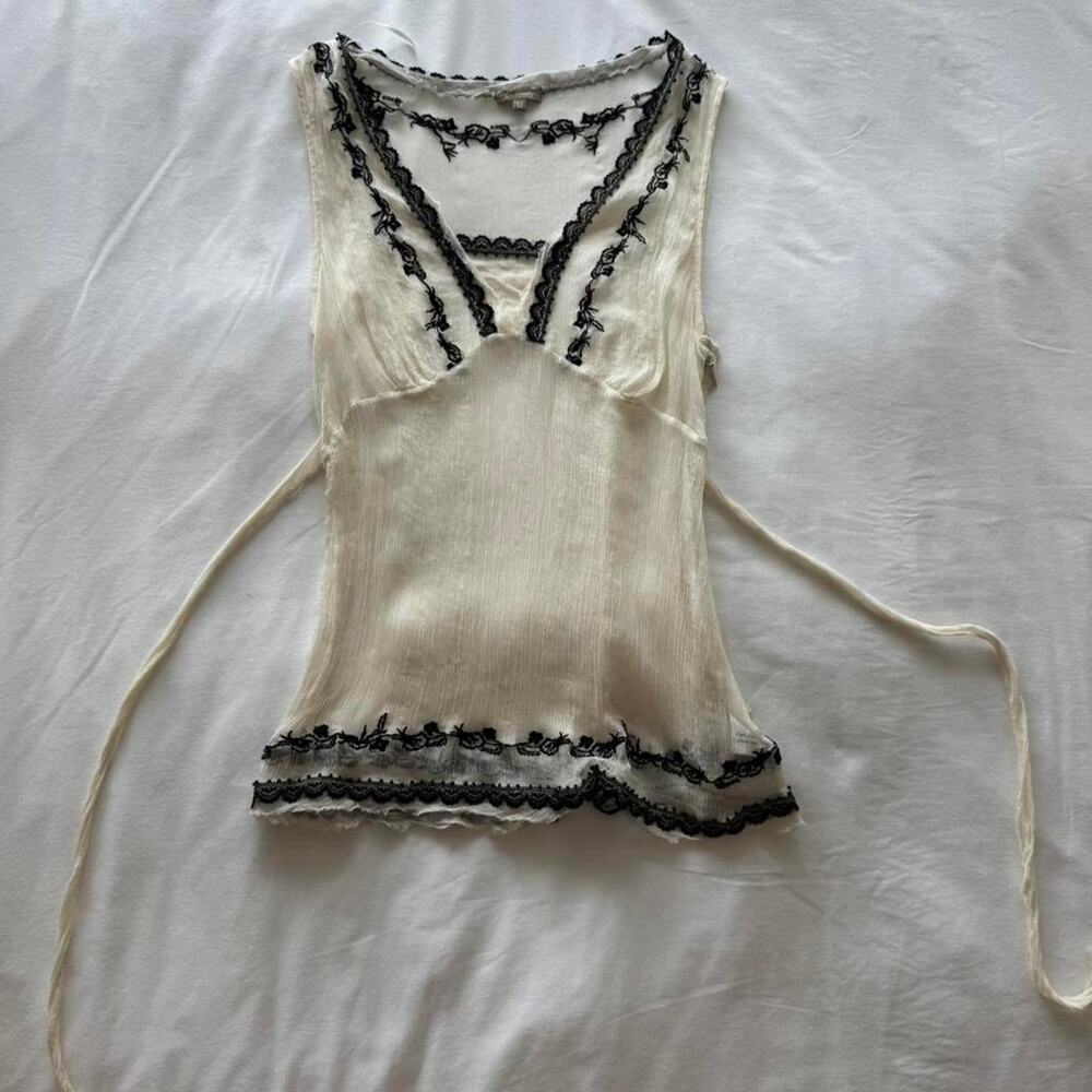 Gorgoues white lace real silk cami - Picture 3 of 3